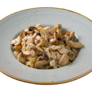 ТАЛИАТЕЛИ С ГЪБИ И ФИЛИРАНИ БАДЕМИ