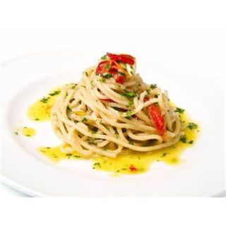 Spaghetti Aglio Con Olio Y Pepperoncino