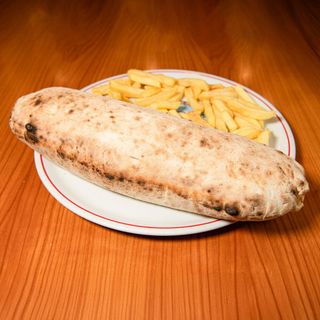 Panuozzo con porchetta, provola e patatine