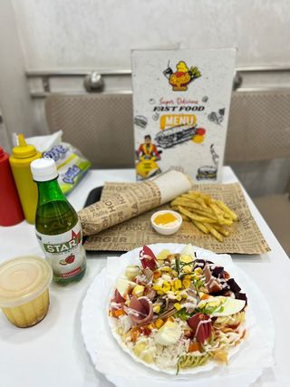 Sandwich Casher + Oeuf +Frites + Flan + Boisson + salade niçoise