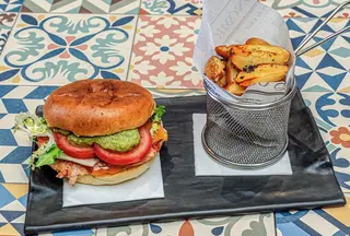 BURGER DE POLLO DE CORRAL