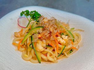 Udon saltati con verdure