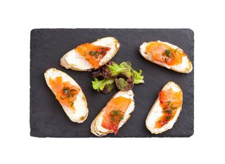 Брускети със сьомга (180г)