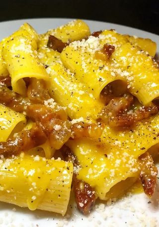 Mezza manica alla carbonara