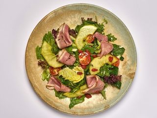 Салат з в'яленою качкою (220g)