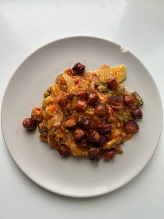 Djuveč sa dimljenom kobasicom