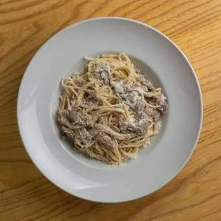 Crema e funghi posna pasta mala porcija