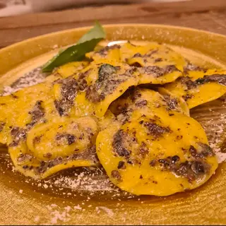 Ravioli con trufa y champiñón 