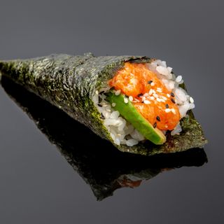 44. Temaki spicy sake