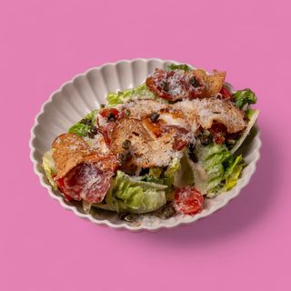 Sałata Cesare z kurczakiem