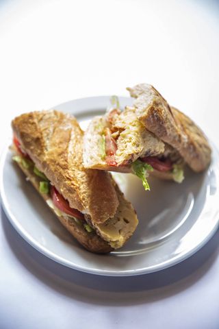 Bocadillo De Tortilla Francesa (L)