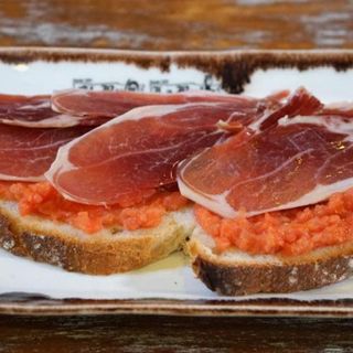 Tosta De Jamón Con Tumaca Natural