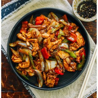 Stir-Fried Chicken in Black Pepper Sauce