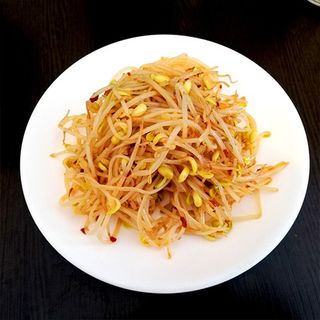 Insalata di fagioli di soia gialla