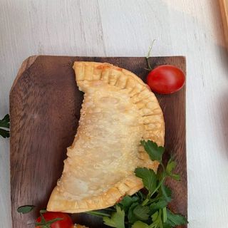 Empanada De Cebolla Y Queso