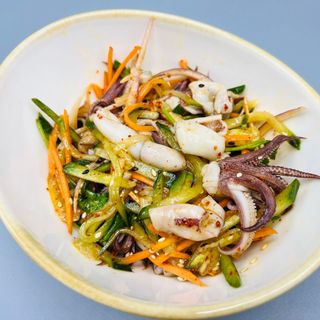 Ensalada de chipirones 