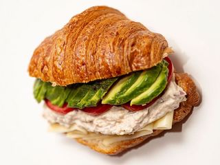 Croissant de Atún (sin/con jalapeño)