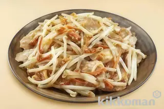 Yakniku germogli di soia e fettine di manzo
