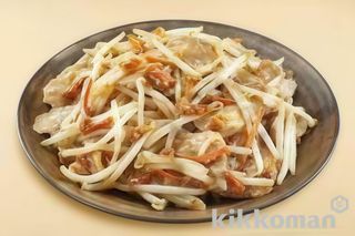 Yakniku germogli di soia e fettine di manzo