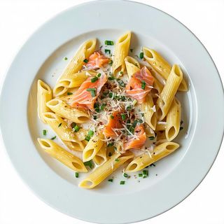 PENNETTE PANNA E SALMONE