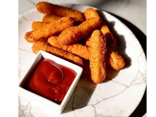 Курячі стріпси з кетчупом (130g)