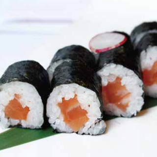 24. Sake maki salmone