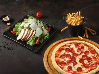 Պիցցա Պեպերոնի + Կեսար աղցան + Կարտոֆիլի ֆրի