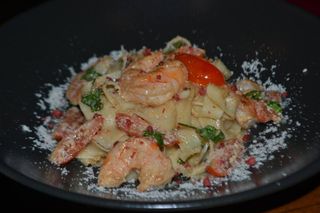 Паста з креветкою та чері