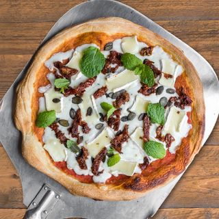 Pizza z Camembertem i Miętą (31 cm)