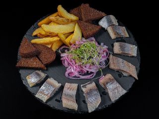 Оселедець Матіас з Картоплею по домашньому з тостами (280g)