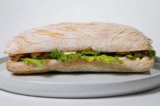 Чиабатта с тунцом