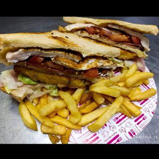 Sándwich Triple Crujiente