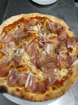Pizza Gorgonzola Speck (33 cm)