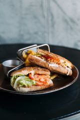 Sendvič sa pohovanom piletinom  450gr