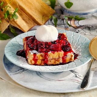 ვაფლ კენკრით,შოკოლადით და ნაყინით