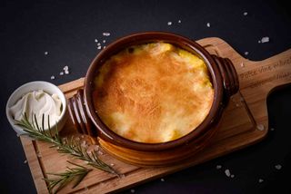 Mamaliga cu branza si smantana