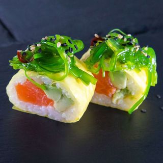 Spring Salmón Roll (8 Uds.)