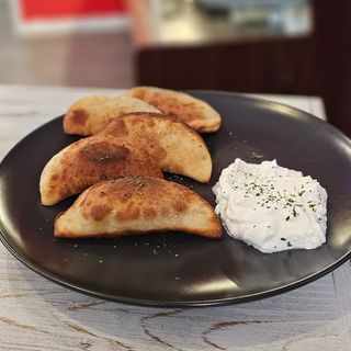 Грузински чебуреки с месо - 5 бр.