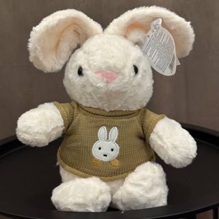 Зайченя в светрику 