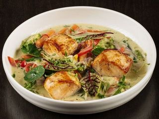 Океанічна масляна з соусом із блакитного сиру та овочами (270g)