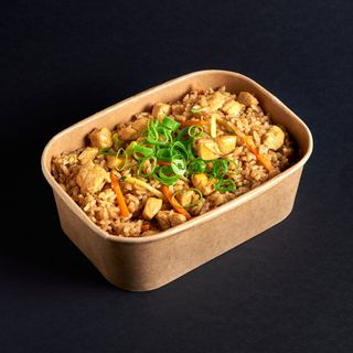 Arroz Salteado con Pollo