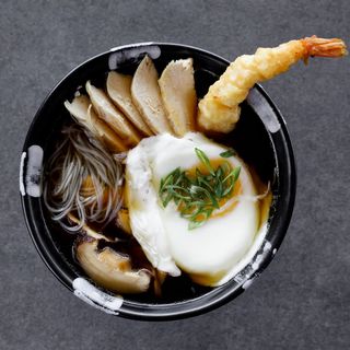 Удон з куркою та креветкою (400г)