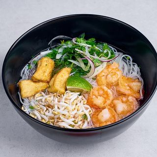 Bun tom z krewetkami i tofu