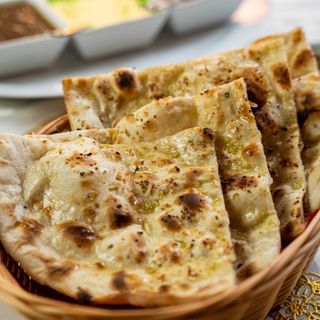 Garlic naan