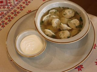 Бульон с домашними пельменями