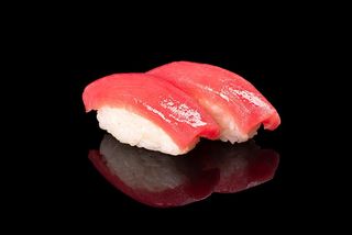 Суші тунець (2шт/64г)