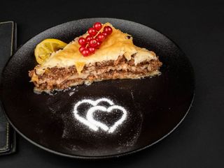 Domaća pita od jabuka sa orasima