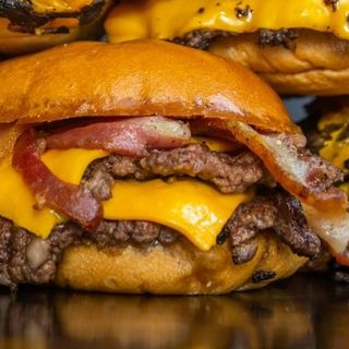 Maria Pita Triple Smashburger 