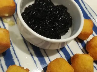 Cammembert Crujiente con Salsa de Arándanosnos
