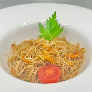 Spaghetti di Riso con Verdure Piccante
